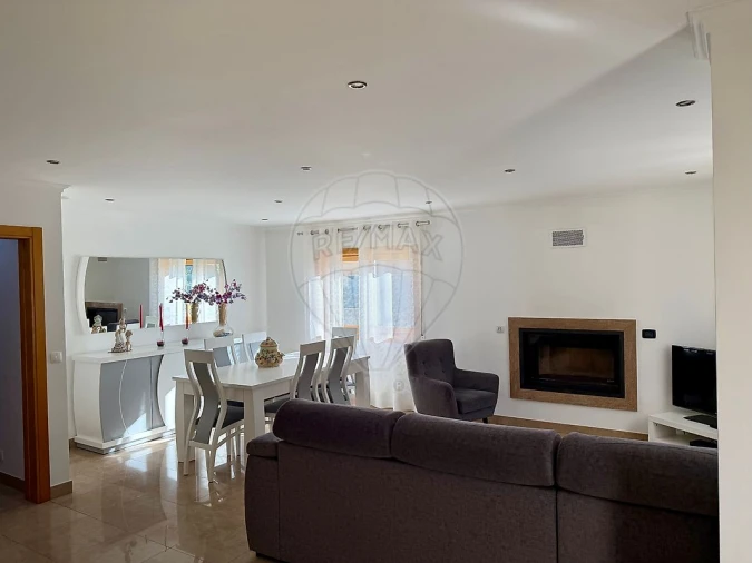 Moradia T5 para Venda em Algueirão-Mem Martins Foto 5