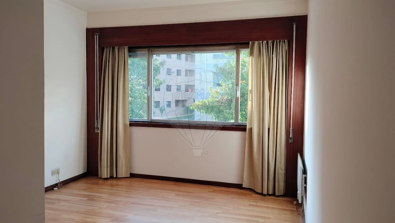 Apartamento T4 para Arrendamento em São Mamede de Infesta e Senhora da Hora Foto 11