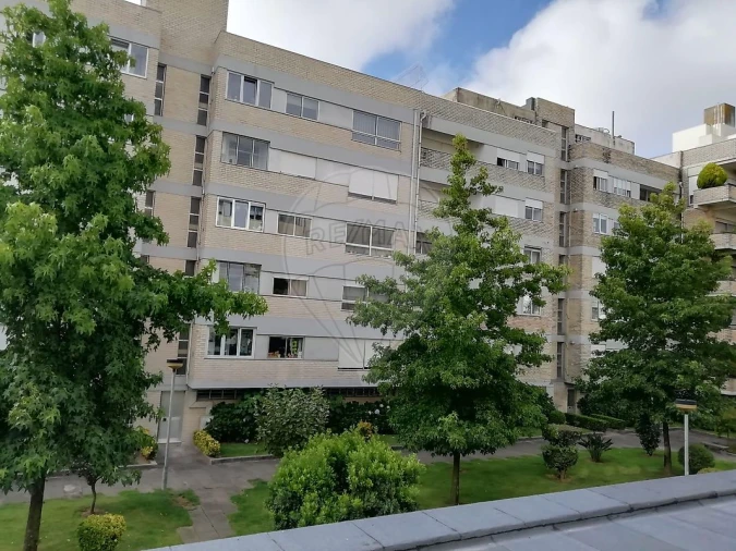 Apartamento T4 para Arrendamento em São Mamede de Infesta e Senhora da Hora Foto 13