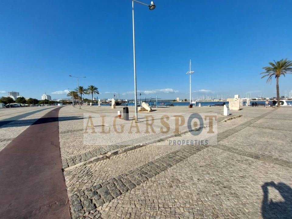 Apartamento T3 para Venda em Portimão Foto 10