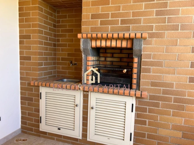 Moradia T4 para Venda em Quarteira Foto 13