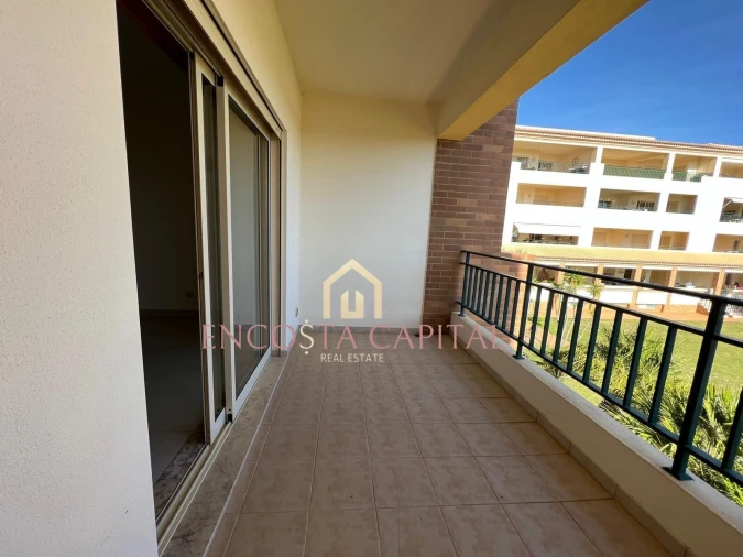 Moradia T4 para Venda em Quarteira Foto 2