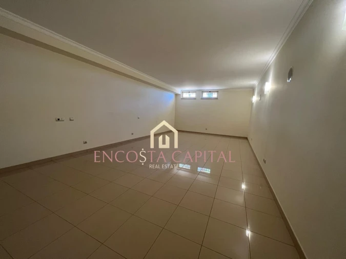 Moradia T4 para Venda em Quarteira Foto 9