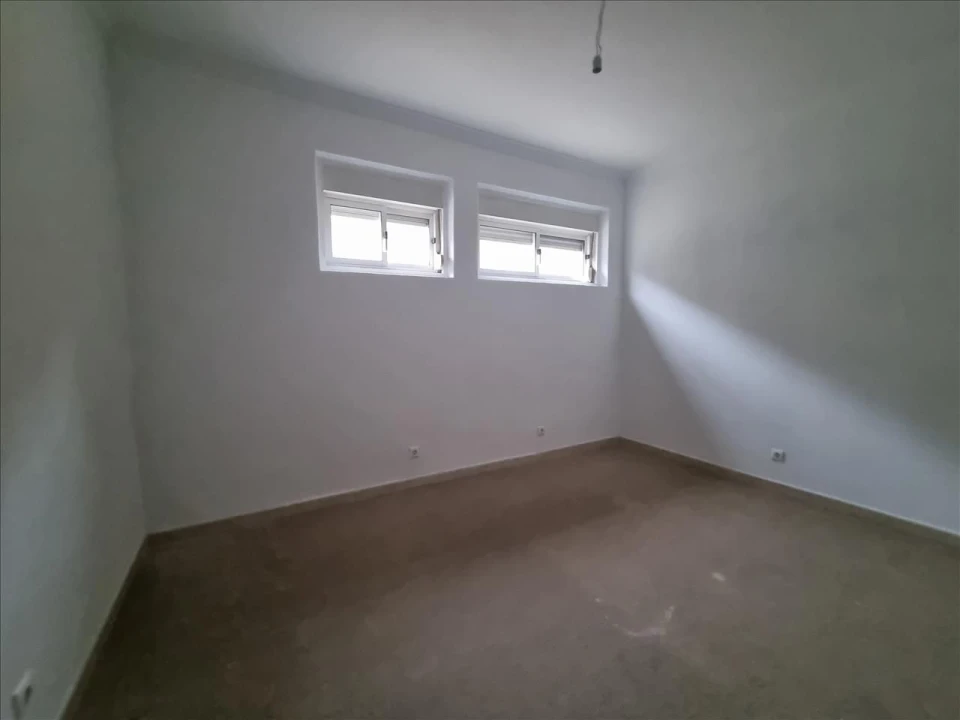 Apartamento T2 para Venda em Campolide Foto 7