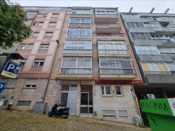 Apartamento T2 para Venda em Campolide