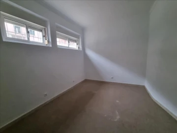 Apartamento T2 para Venda em Campolide