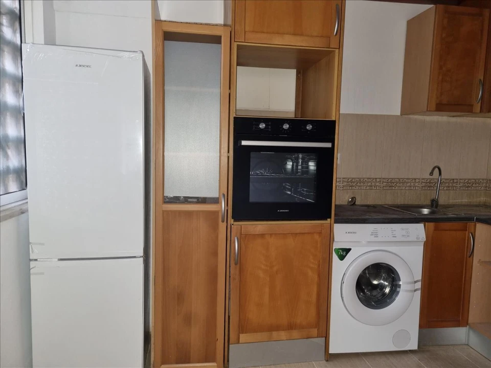 Apartamento T2 para Venda em Campolide Foto 5