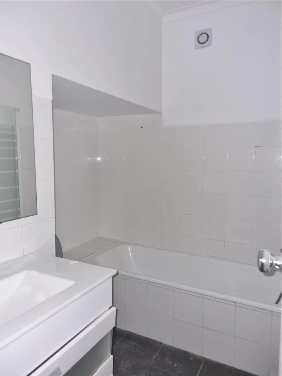 Apartamento T2 para Venda em Campolide Foto 12