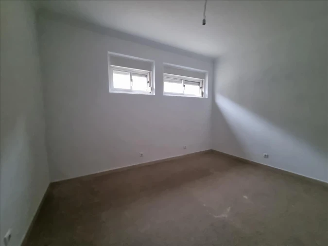 Apartamento T2 para Venda em Campolide Foto 8