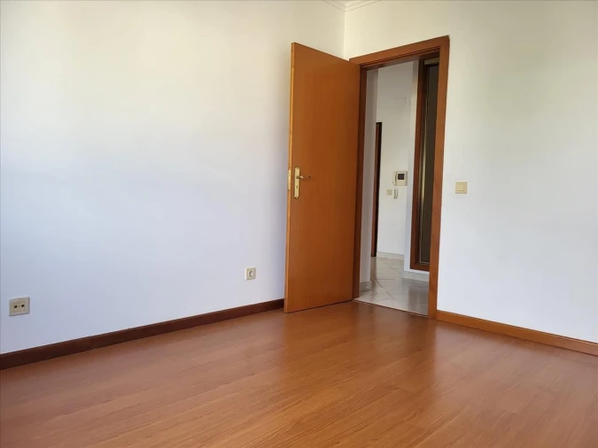 Apartamento T1 para Venda em Carregado e Cadafais Foto 7