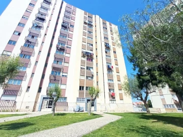 Apartamento T3 para Venda em Carregado e Cadafais