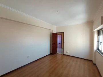 Apartamento T3 para Venda em Carregado e Cadafais