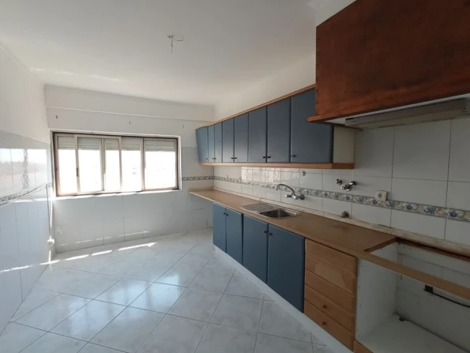 Apartamento T3 para Venda em Carregado e Cadafais Foto 11