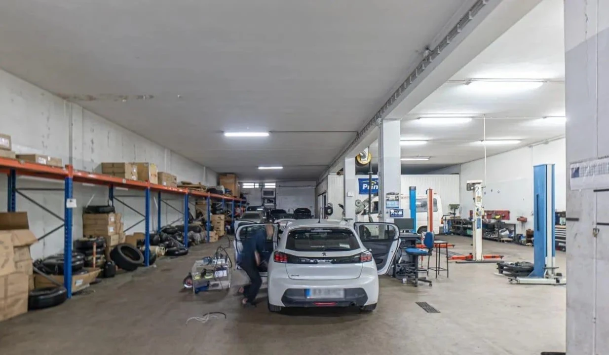 Armazém para Venda em Grijó e Sermonde Foto 12