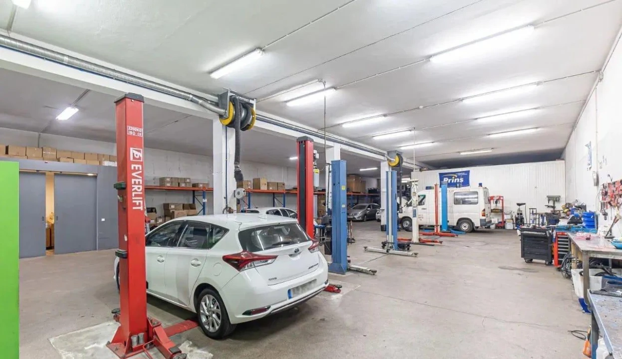 Armazém para Venda em Grijó e Sermonde Foto 13