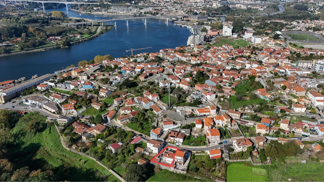 Moradia T4 para Venda em Gondomar (São Cosme), Valbom e Jovim Foto 2