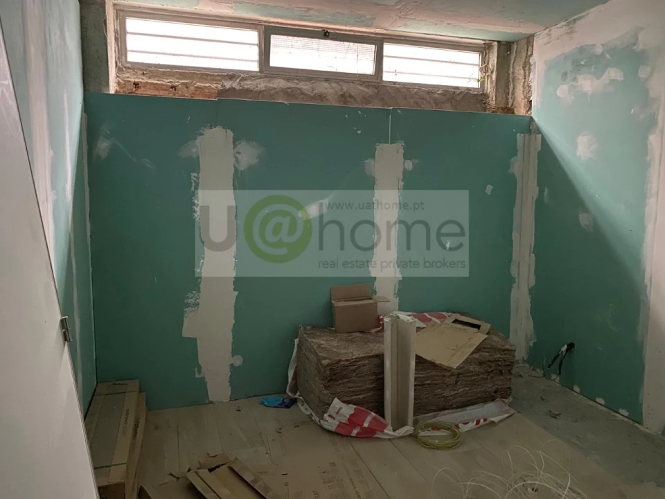 Apartamento T4 para Venda em Campolide Foto 16