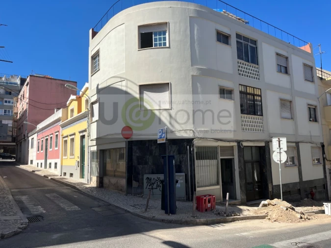 Apartamento T4 para Venda em Campolide
