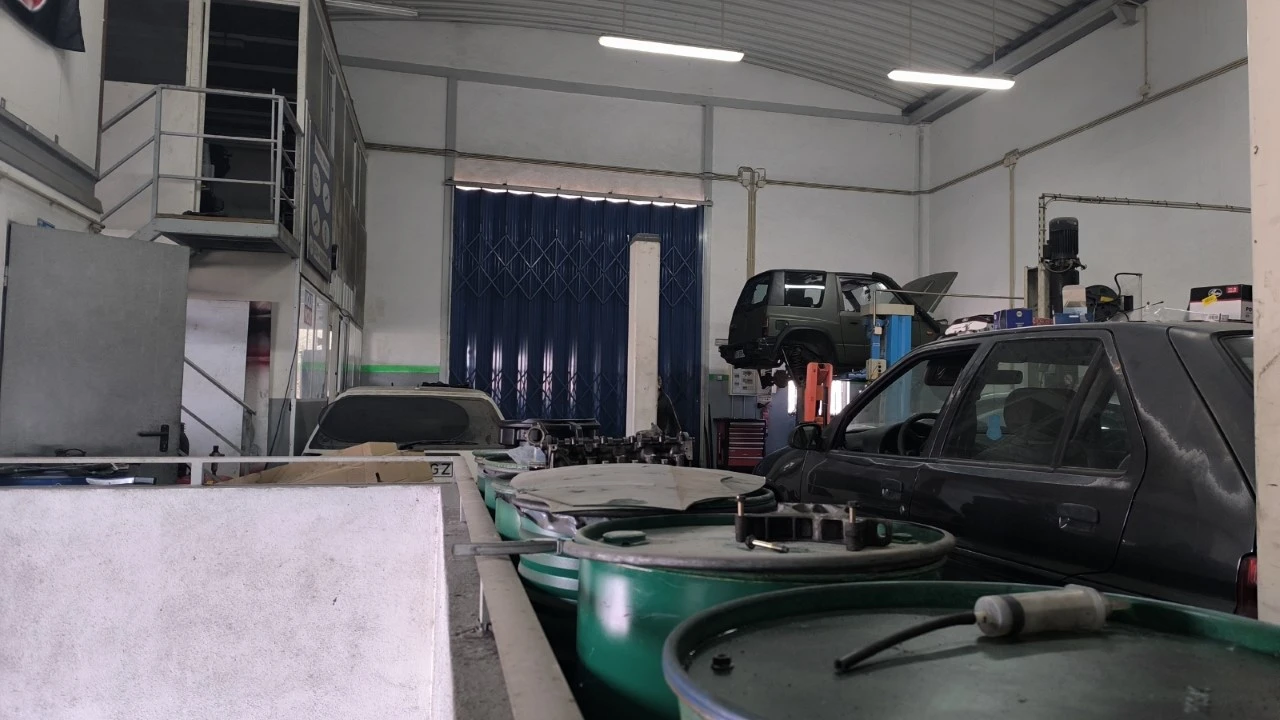 Armazém para Venda em Santo António dos Cavaleiros e Frielas Foto 4