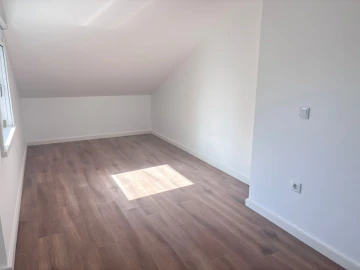Apartamento T3 para Venda em Glória e Vera Cruz