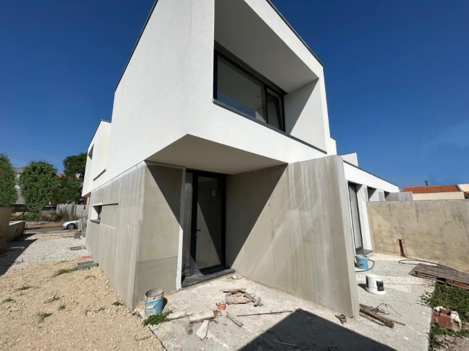 Moradia T4 para Venda em Santa Joana Foto 3