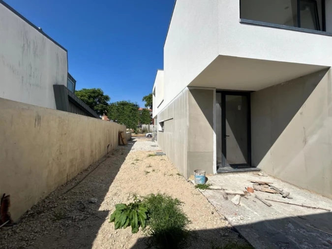 Moradia T4 para Venda em Santa Joana Foto 39