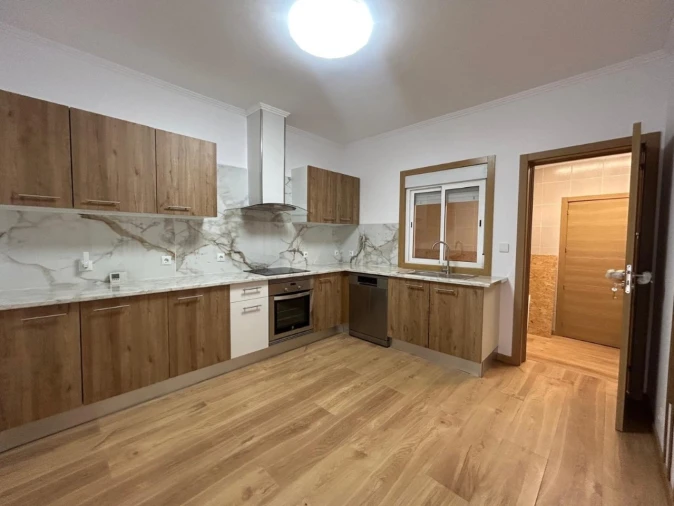 Moradia T4 para Venda em Gafanha da Nazaré Foto 3