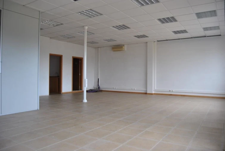 Escritório para Arrendamento em Cacia Foto 3