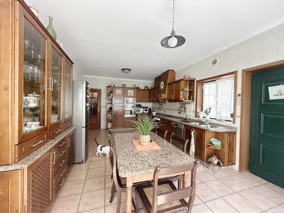 Moradia T4 para Venda em Oiã Foto 10