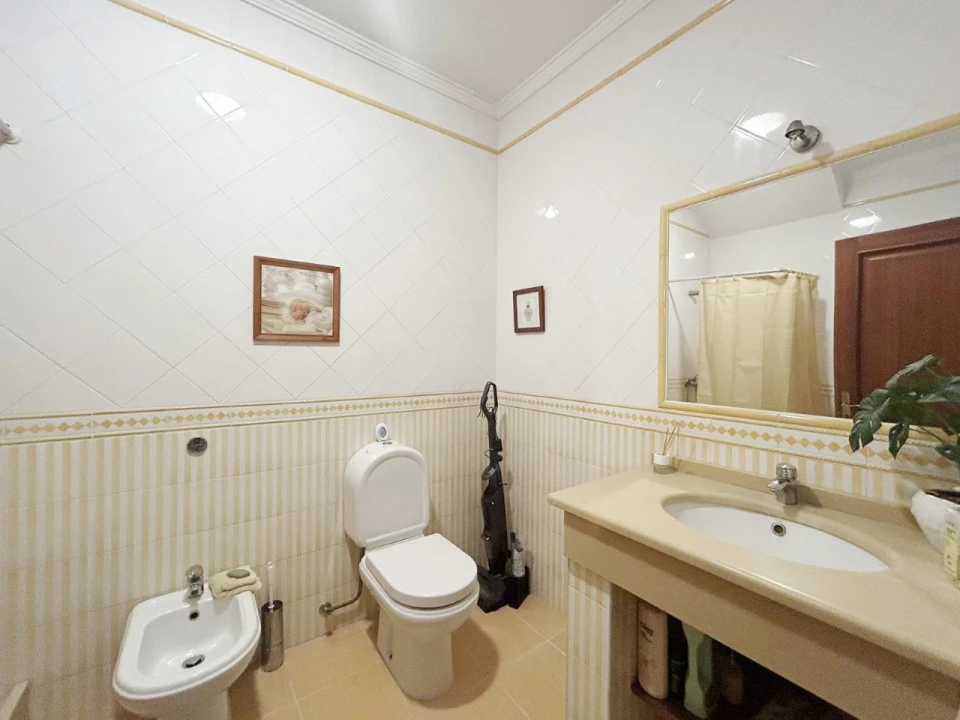 Moradia T4 para Venda em Oiã Foto 28