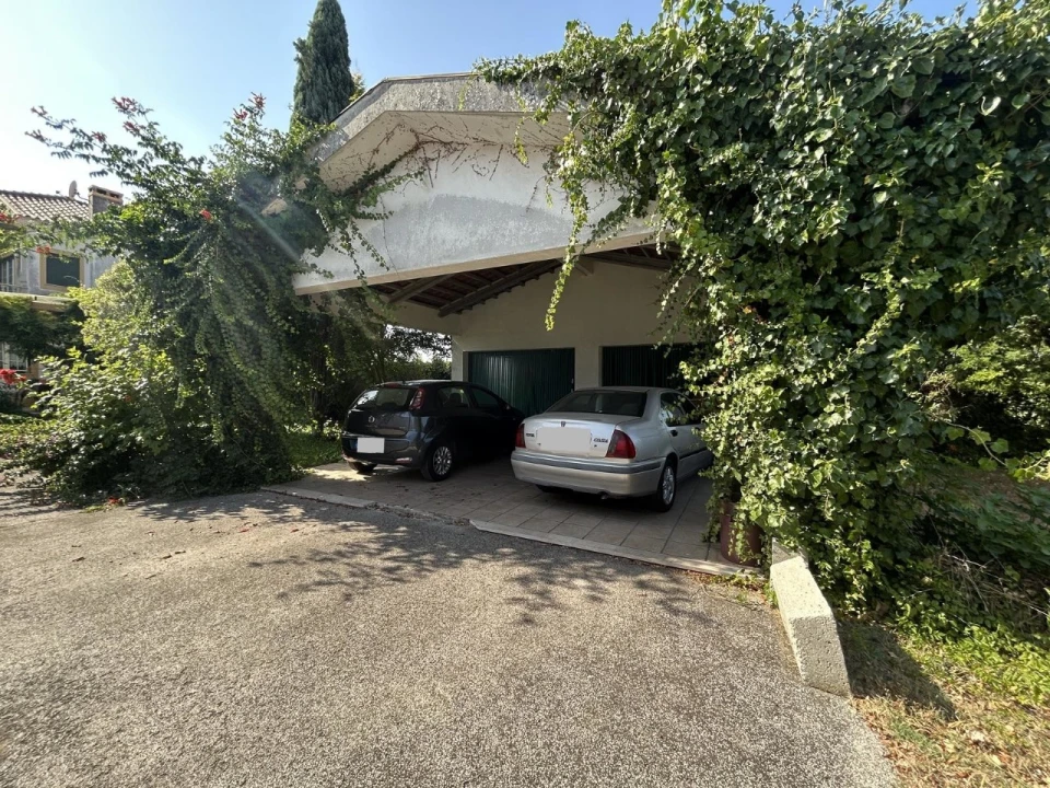 Moradia T4 para Venda em Oiã Foto 64