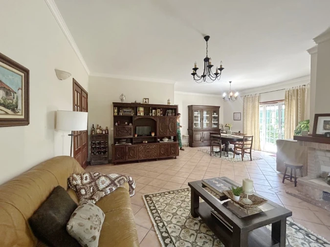 Moradia T4 para Venda em Oiã Foto 24