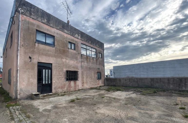 Loja para Arrendamento em Cacia Foto 2