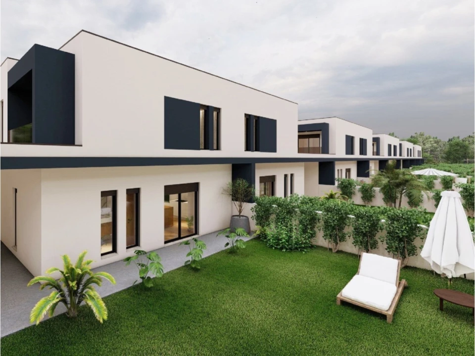 Moradia T4 para Venda em Oiã Foto 3