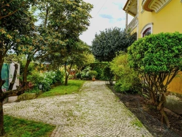 Moradia T7 para Venda em Esgueira