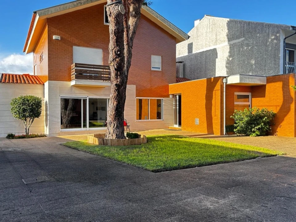 Moradia T5 para Venda em Esgueira Foto 3