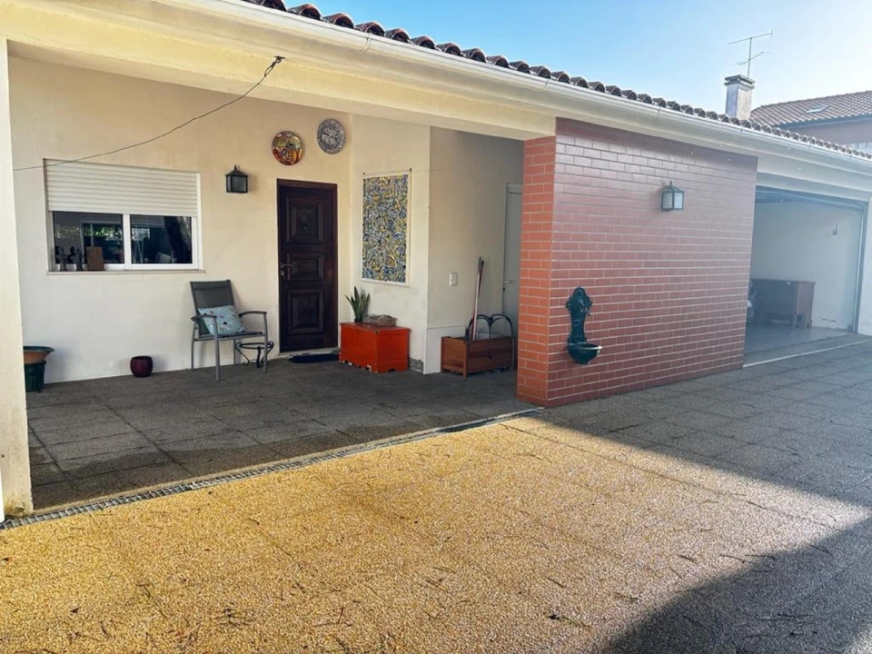 Moradia T5 para Venda em Esgueira Foto 5