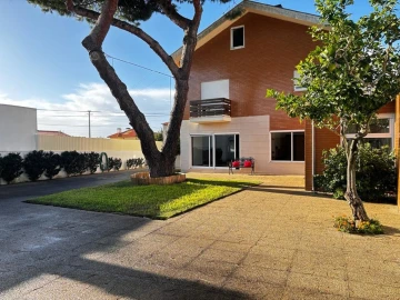 Moradia T5 para Venda em Esgueira