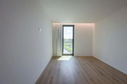 Apartamento T4 para Venda em Glória e Vera Cruz