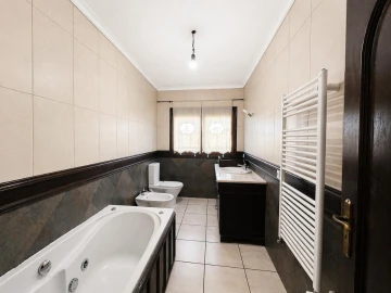 Moradia T6 para Venda em Gafanha da Boa Hora