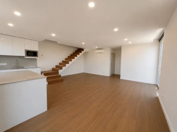 Apartamento T3 para Venda em Glória e Vera Cruz