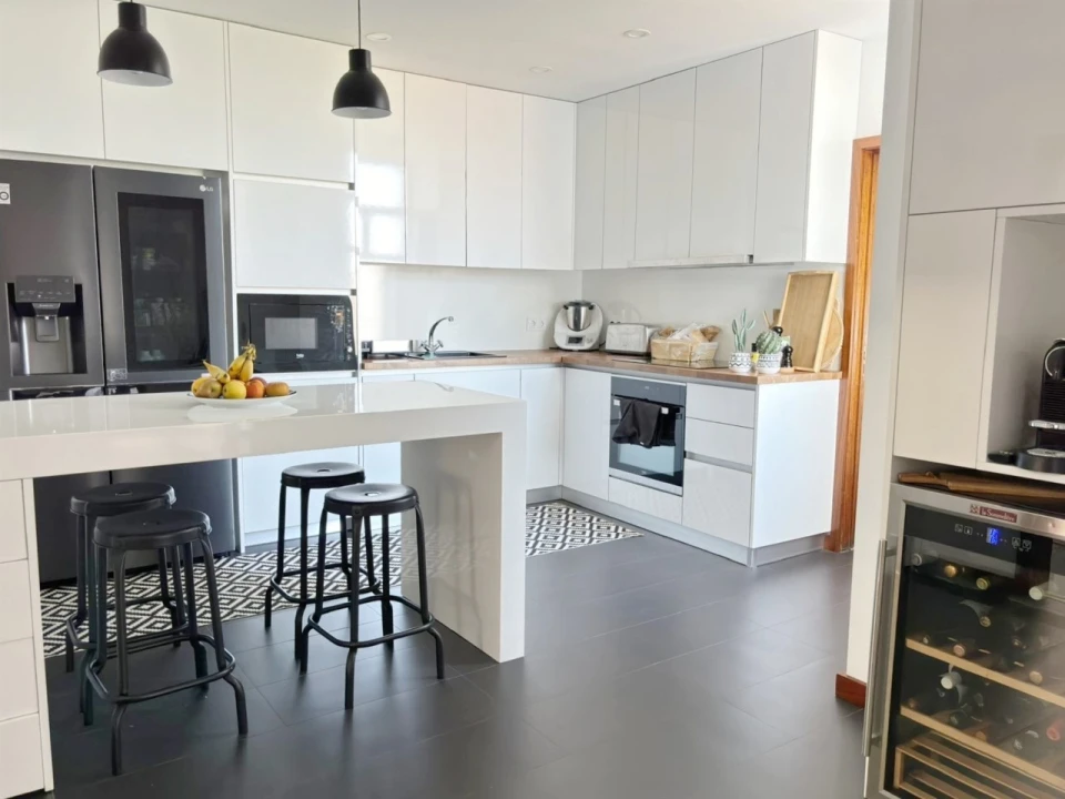 Apartamento T6 para Venda em Glória e Vera Cruz Foto 7