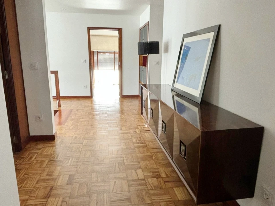 Apartamento T6 para Venda em Glória e Vera Cruz Foto 17