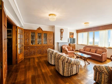 Apartamento T4 para Venda em Glória e Vera Cruz
