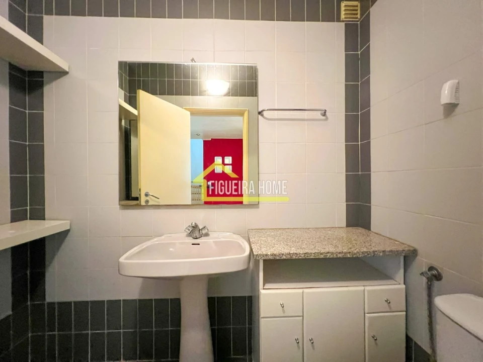 Apartamento T2 para Venda em Tavarede Foto 24