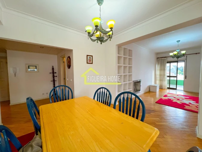 Apartamento T2 para Venda em Tavarede Foto 3