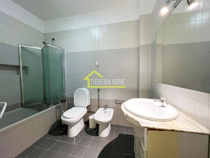 Apartamento T2 para Venda em Tavarede Foto 17