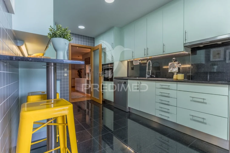 Apartamento T4 para Venda em Cidade da Maia Foto 12