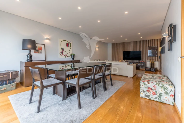 Apartamento T4 para Venda em Cidade da Maia Foto 8