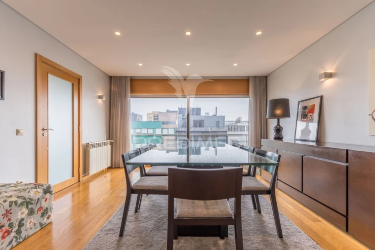 Apartamento T4 para Venda em Cidade da Maia Foto 7